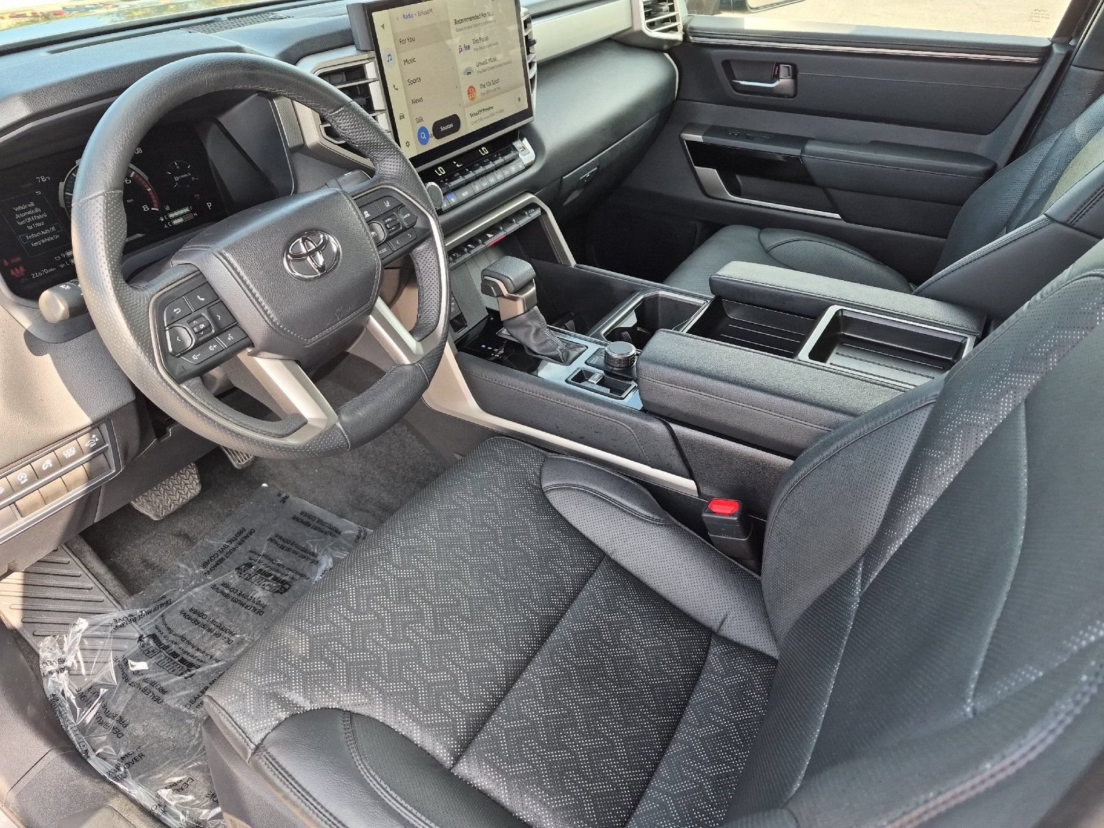 Used 2025 Toyota Tundra Limited AWD/4WD image 9