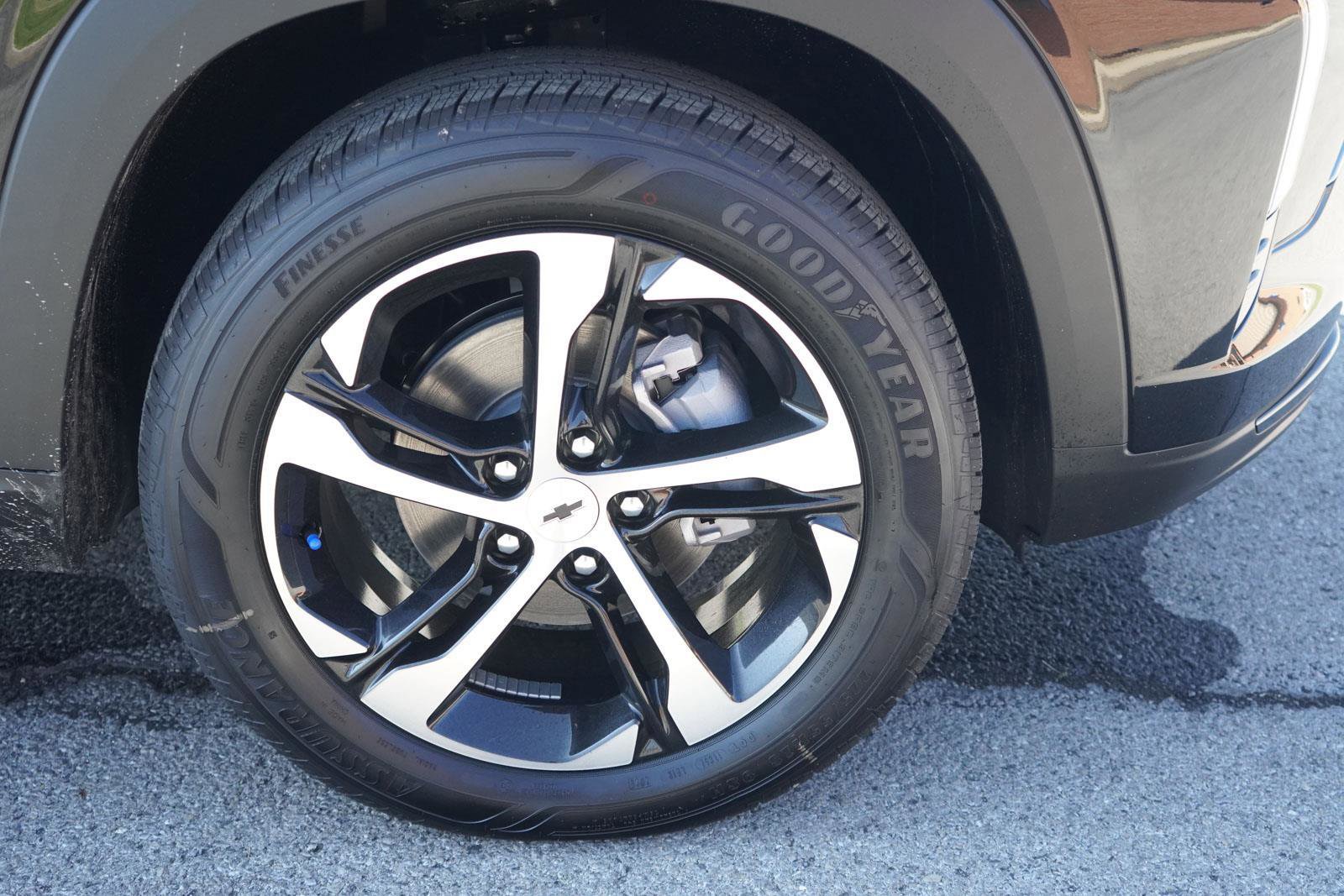 New 2026 Chevrolet Trax RS w/ Sunroof Package image 13