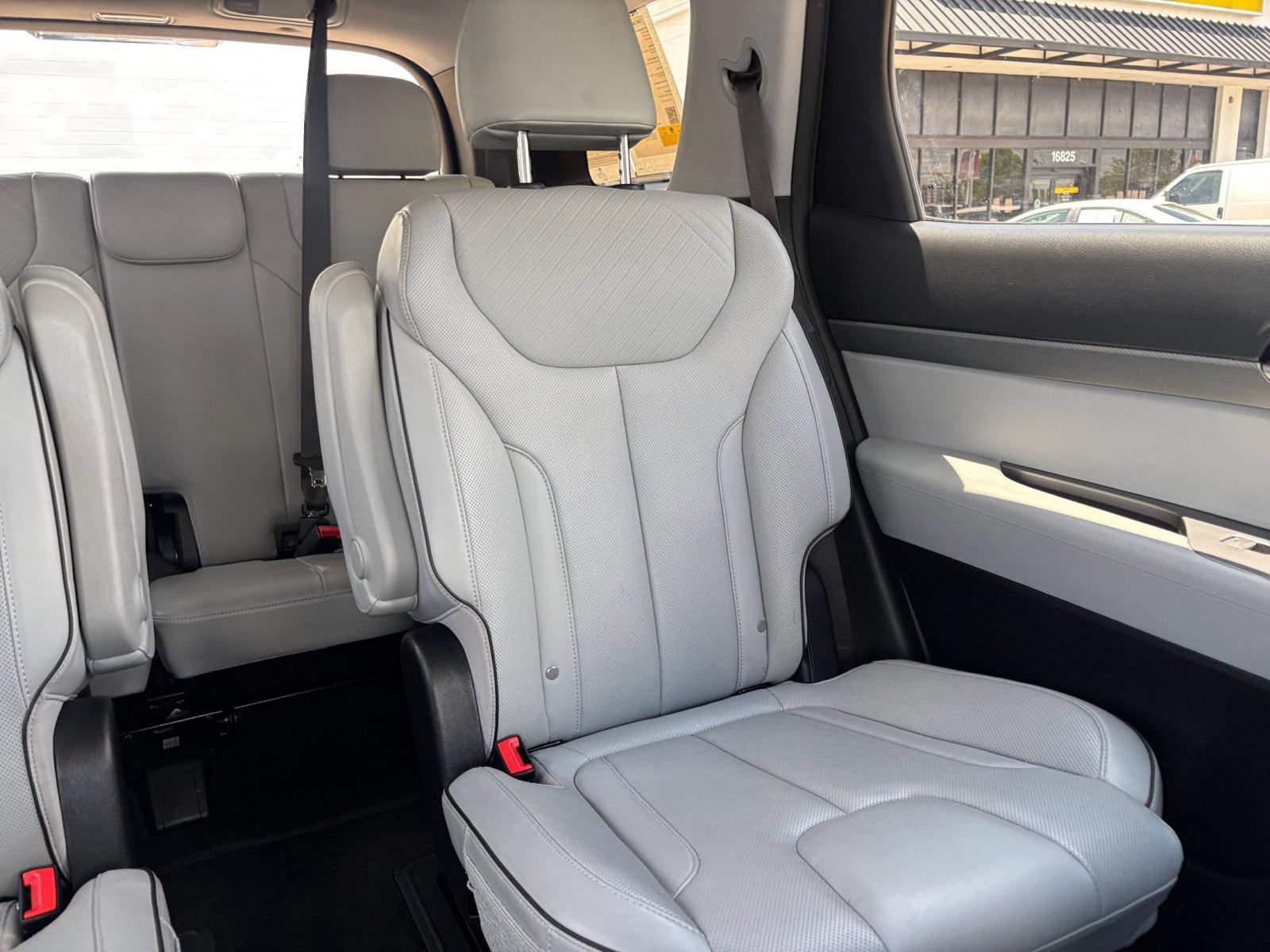 Used 2025 Hyundai Palisade SEL FWD image 41