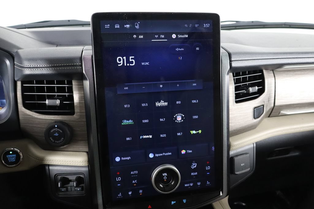 Used 2023 Ford Expedition Limited AWD/4WD image 32