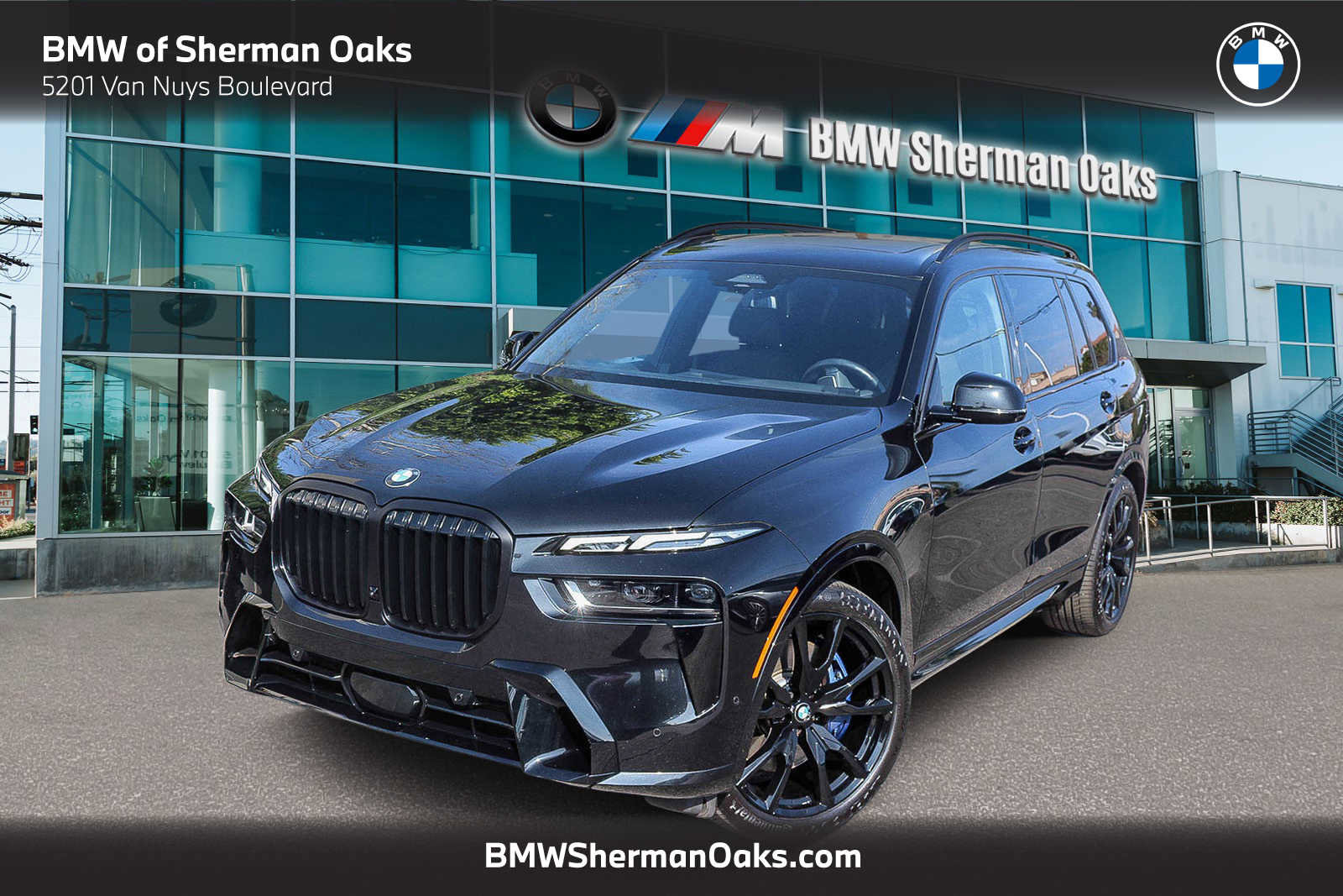 Used 2024 BMW X7 xDrive40i w/ M Sport Package image 1