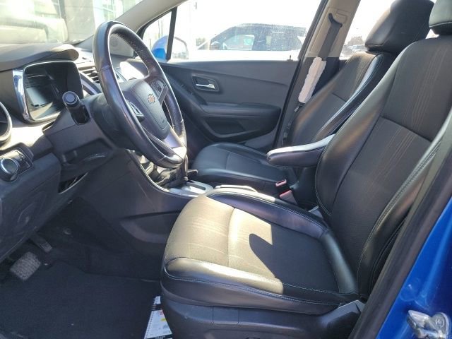 Used 2015 Chevrolet Trax LT w/ LT Sun and Sound Package image 4