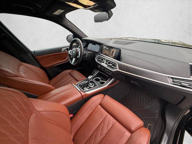 Used 2022 BMW X7 M50i w/ Dynamic Handling Package AWD/4WD image 26