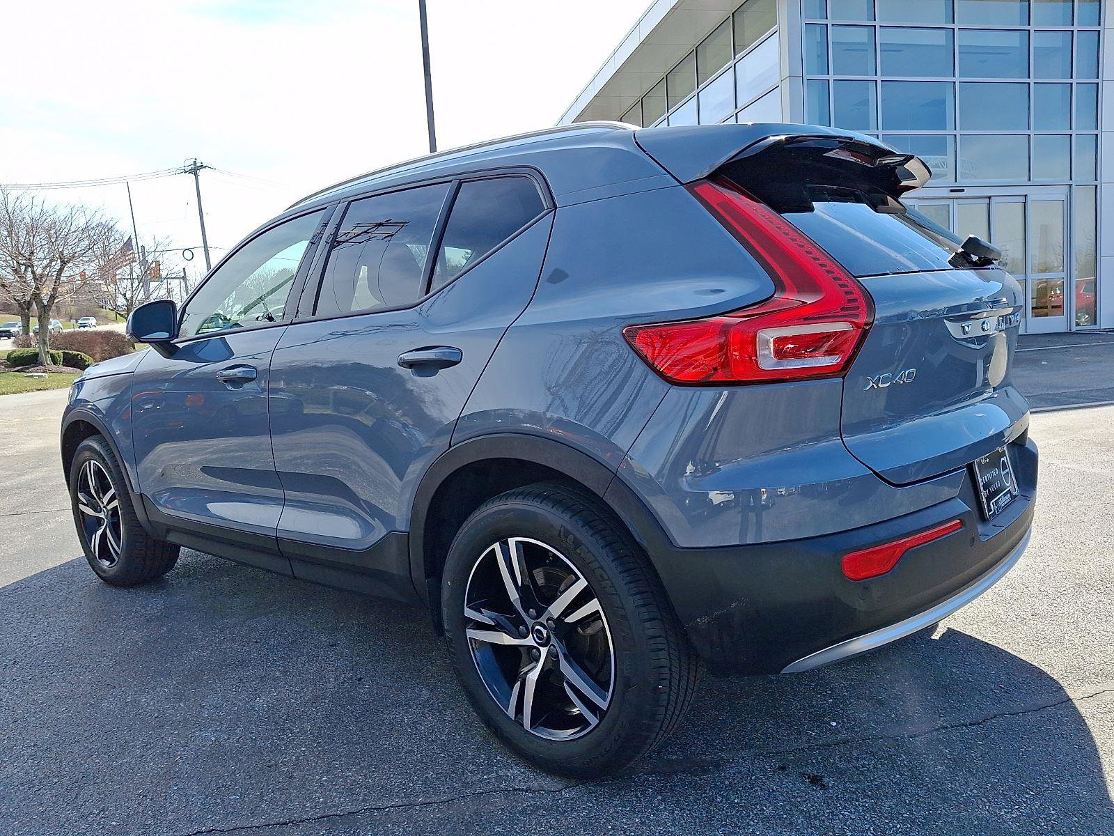 Certified 2023 Volvo XC40 B5 Core w/ Convenience Package image 4