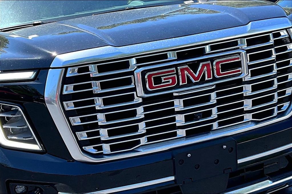 Used 2025 GMC Yukon Denali w/ LPO, Floor Liner Package AWD/4WD image 33