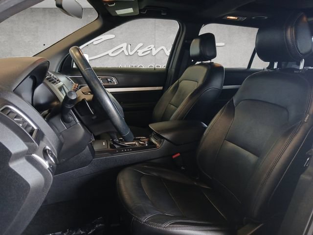 Used 2017 Ford Explorer XLT w/ Equipment Group 202A AWD/4WD image 20