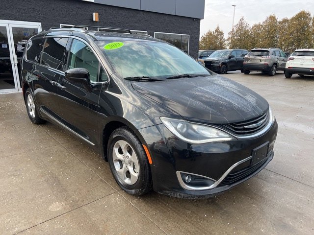 Certified 2018 Chrysler Pacifica Touring-L FWD image 1
