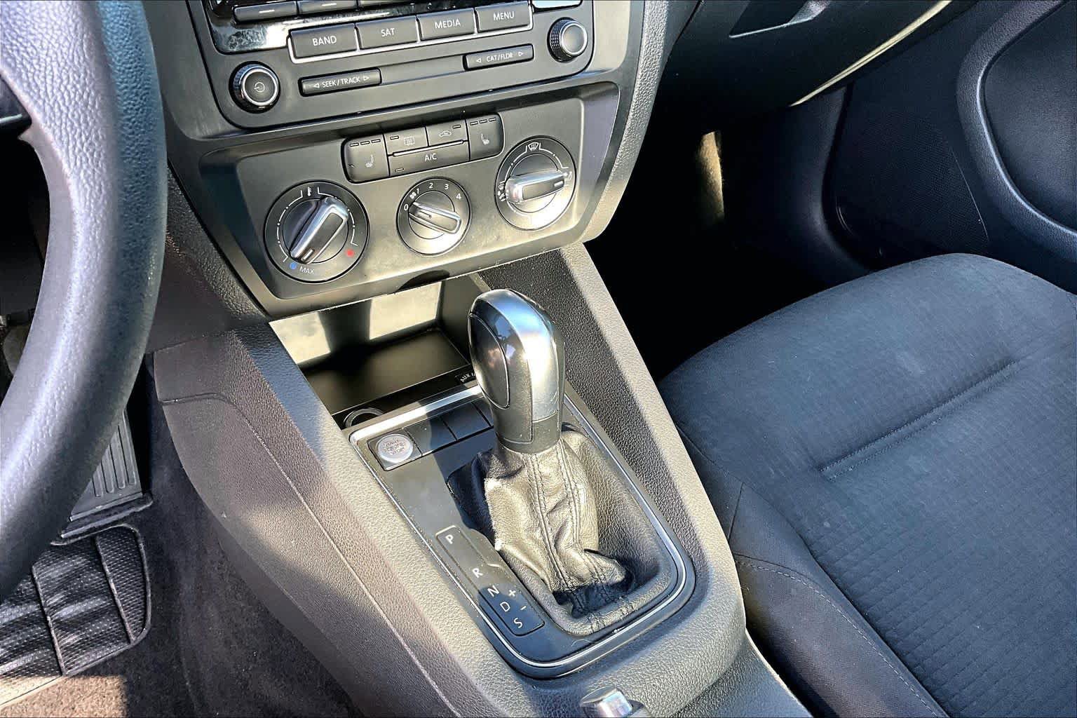 Used 2015 Volkswagen Jetta SE image 30