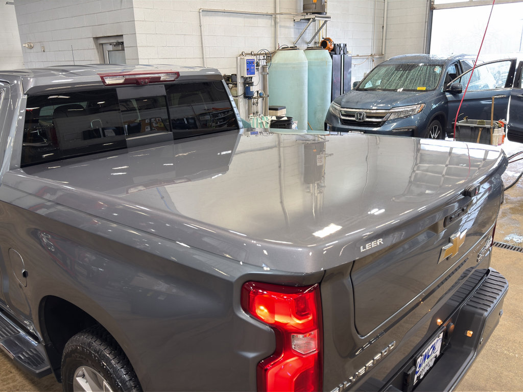 Used 2021 Chevrolet Silverado 1500 High Country w/ Technology Package image 44