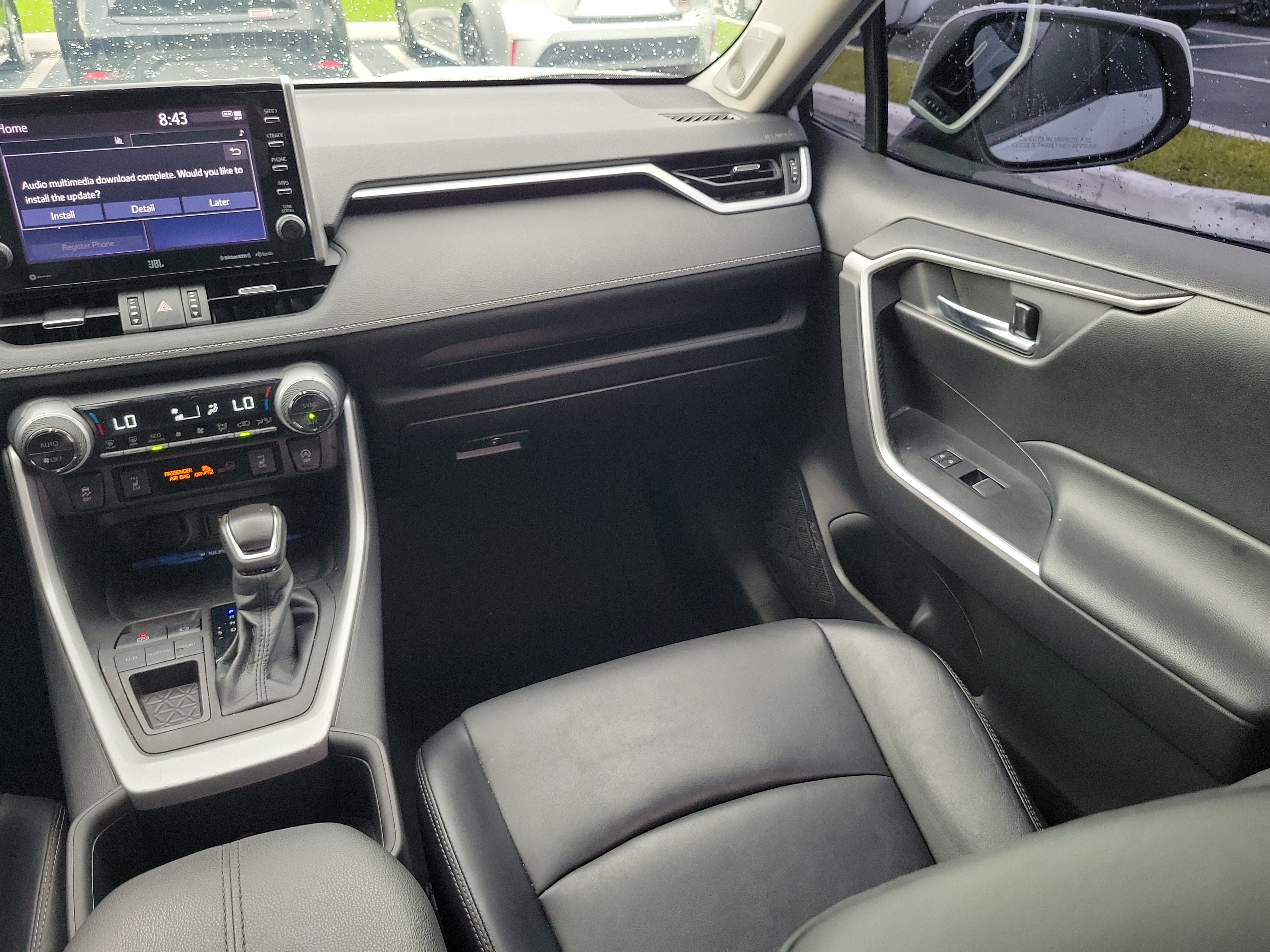 Used 2022 Toyota RAV4 XLE Premium FWD image 17