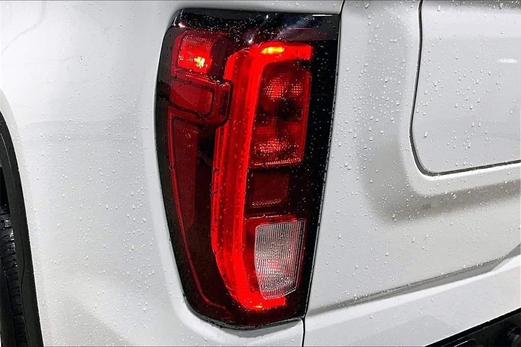 Used 2023 GMC Sierra 1500 SLE image 23