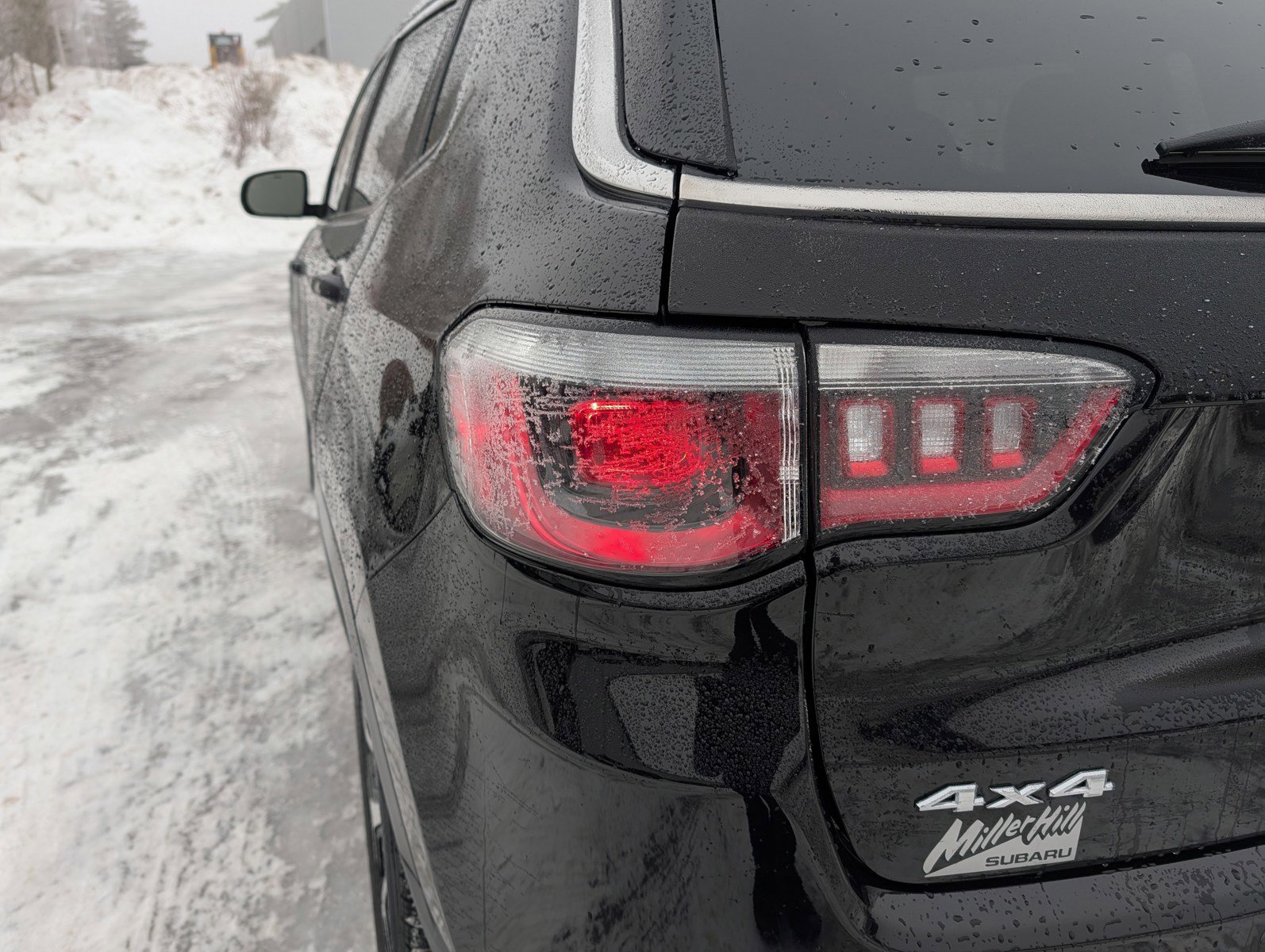 Used 2025 Jeep Compass Limited image 17