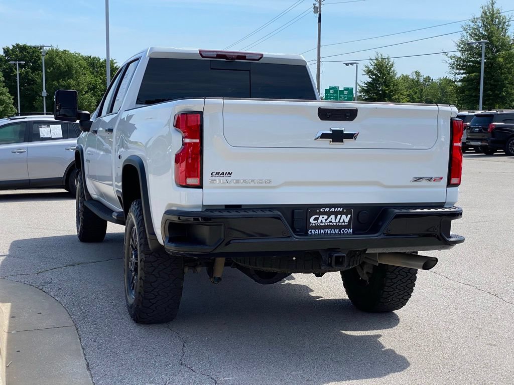 Used 2024 Chevrolet Silverado 2500 ZR2 w/ Technology Package AWD/4WD image 5
