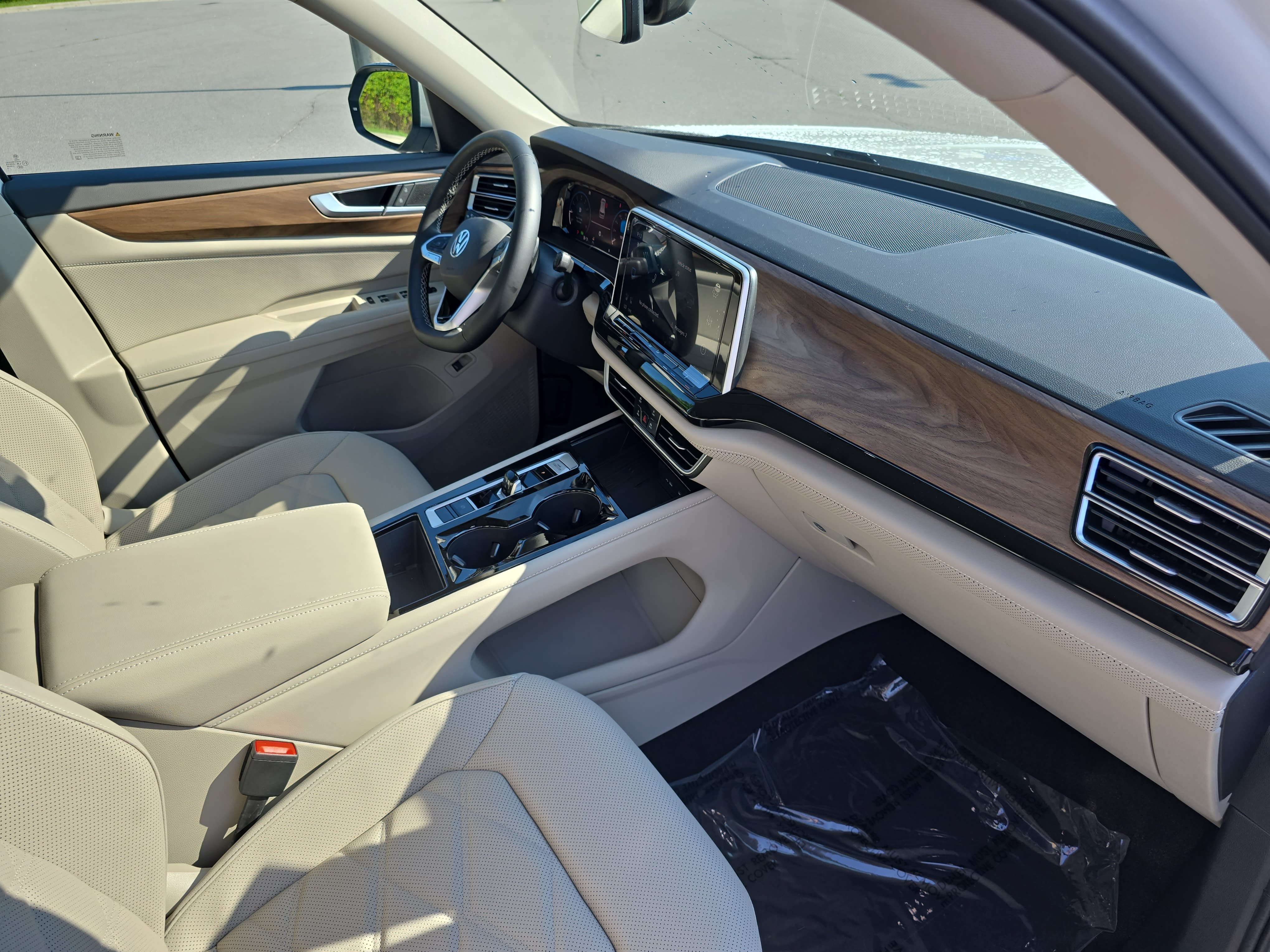 New 2026 Volkswagen Atlas SE FWD image 10