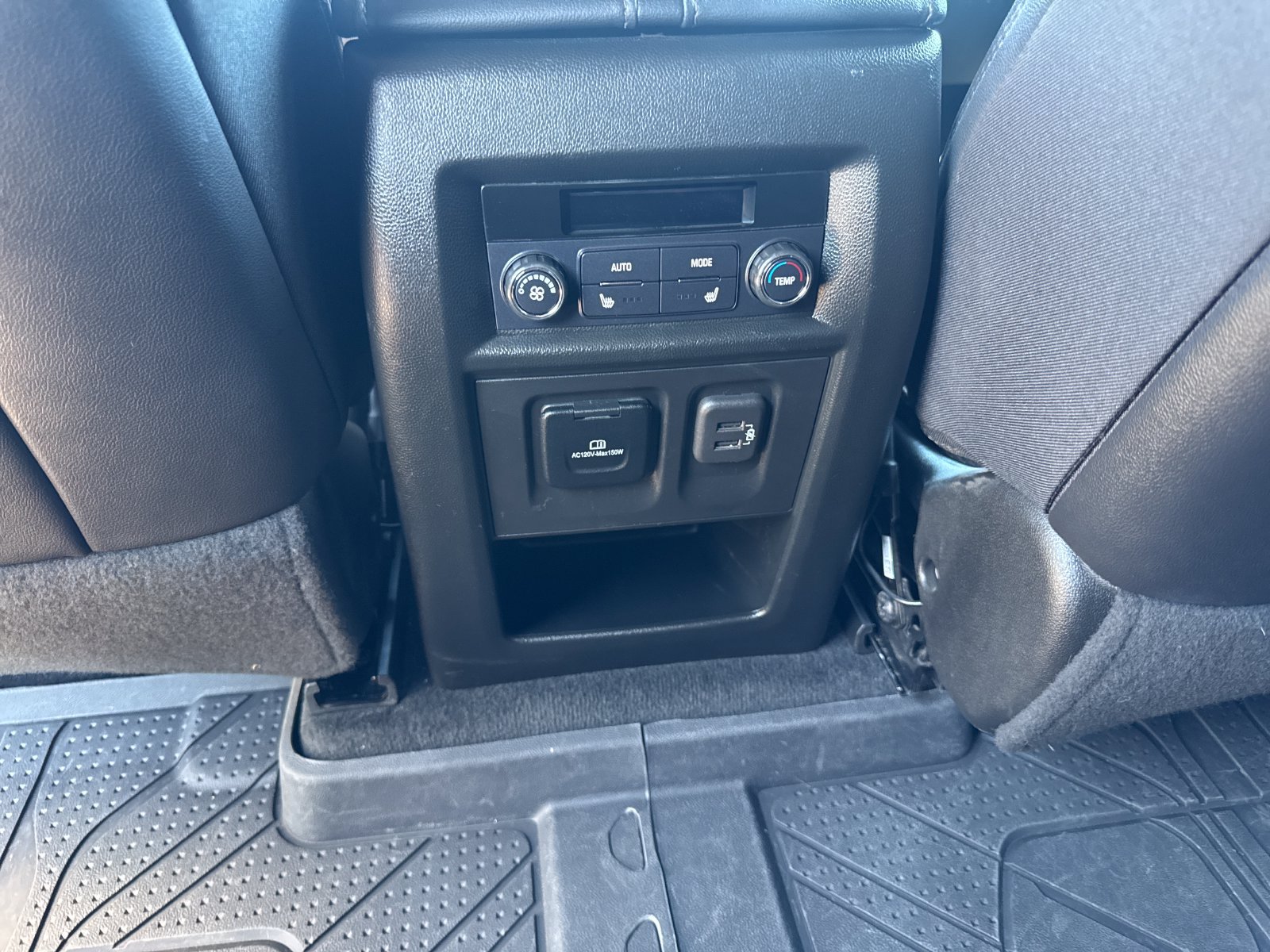 Used 2023 Chevrolet Traverse High Country w/ LPO, Floor Liner Package AWD/4WD image 32