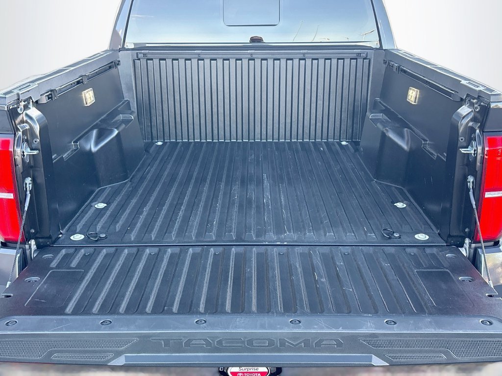 Used 2025 Toyota Tacoma SR5 AWD/4WD image 27