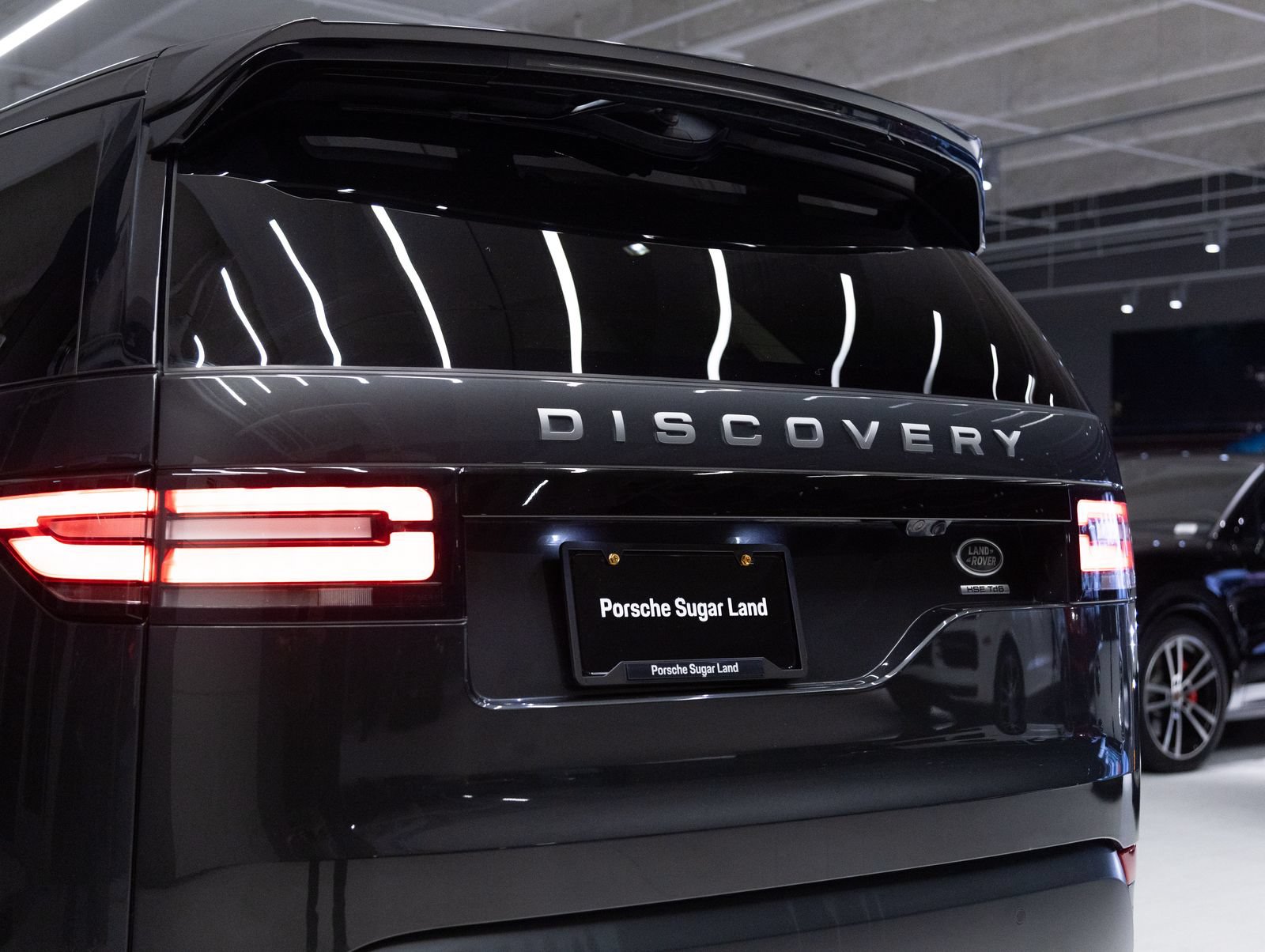 Used 2019 Land Rover Discovery HSE AWD/4WD image 31