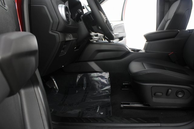 New 2026 Chevrolet Colorado LT image 15