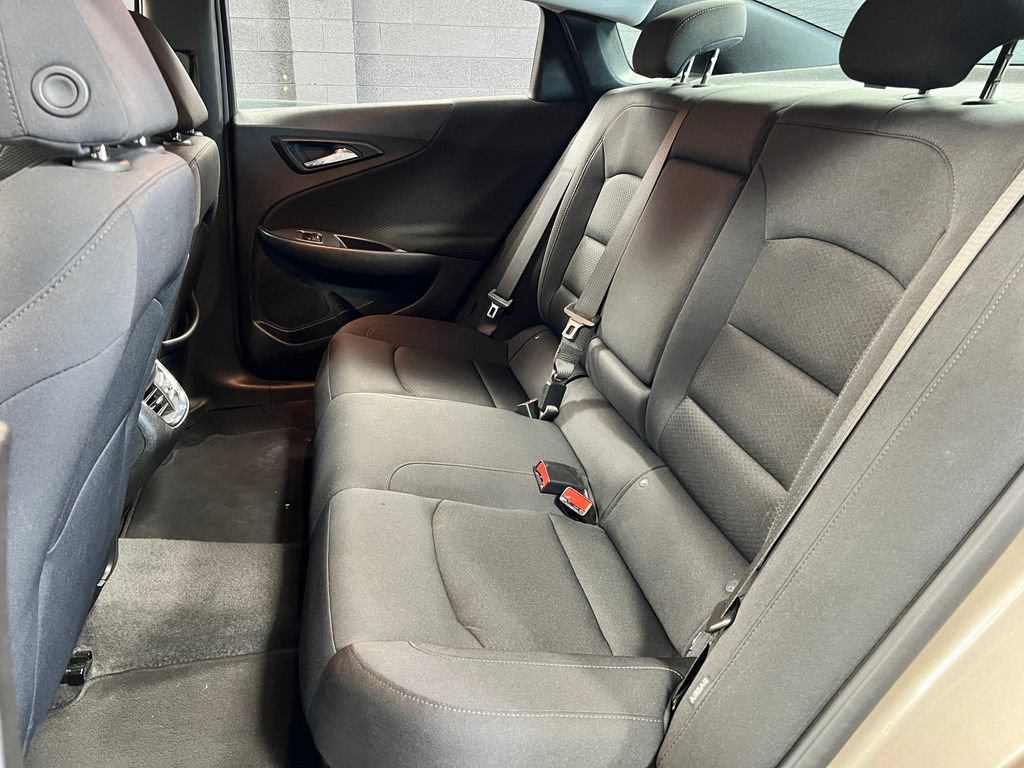 Used 2025 Chevrolet Malibu LT FWD image 18