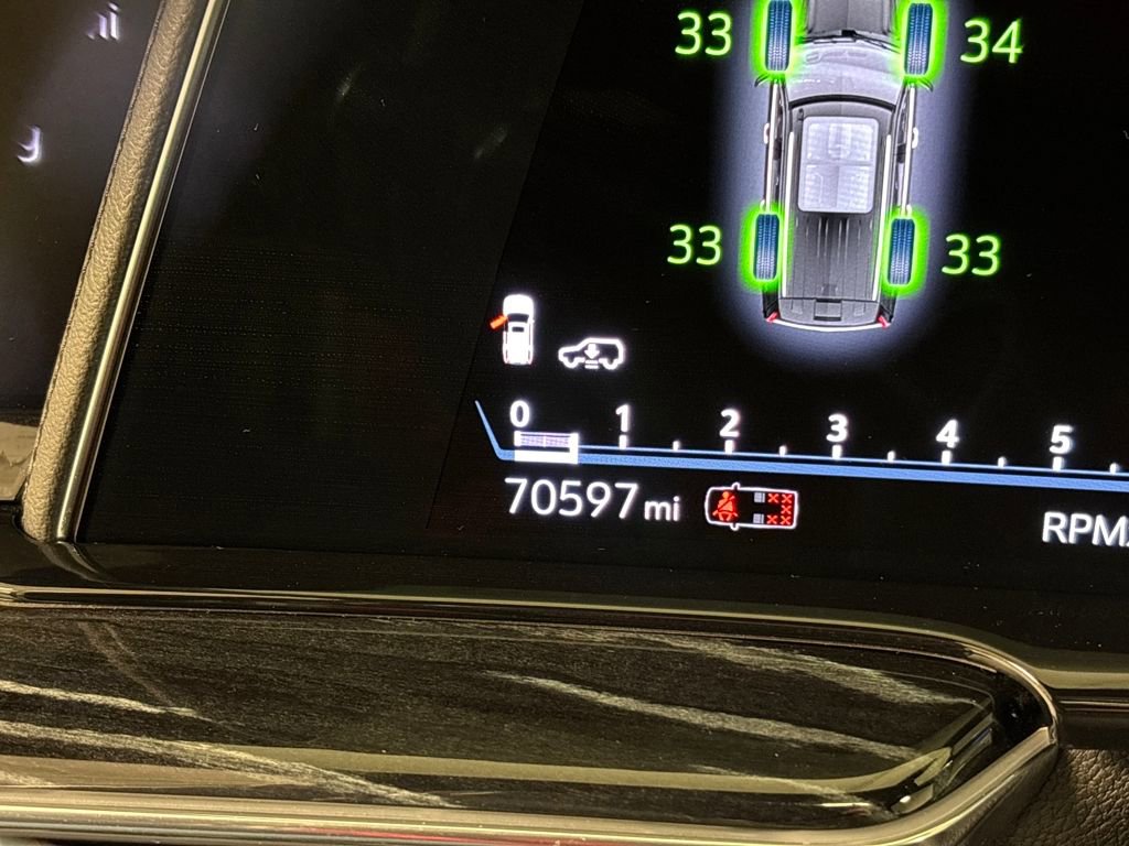 Used 2023 Cadillac Escalade Sport w/ LPO, ONYX Package image 44