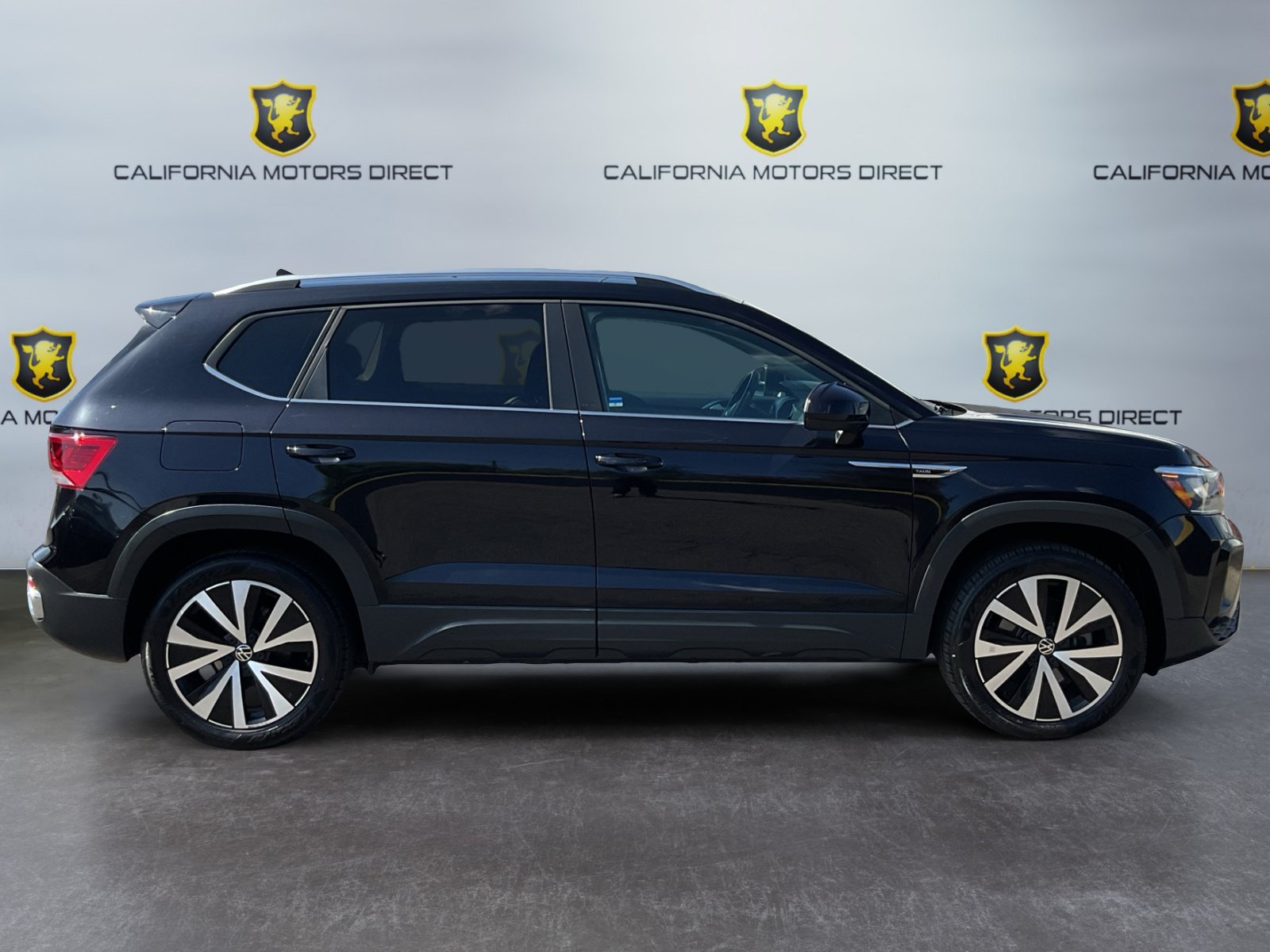 Used 2022 Volkswagen Taos SE FWD image 4