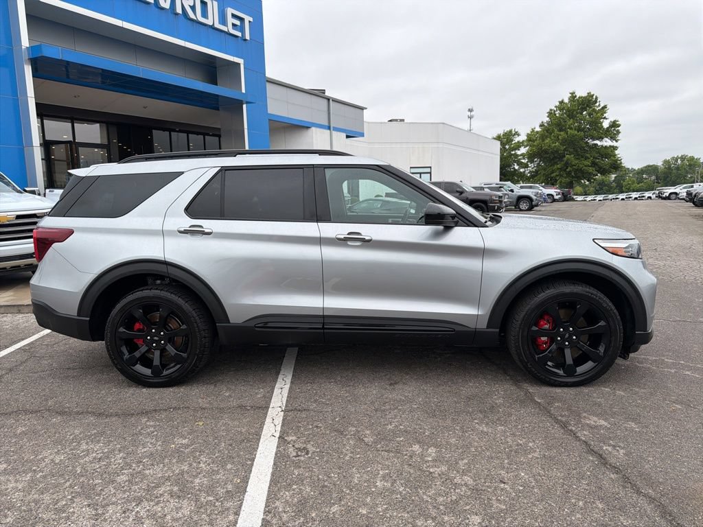 Used 2022 Ford Explorer ST w/ ST Street Pack AWD/4WD image 2