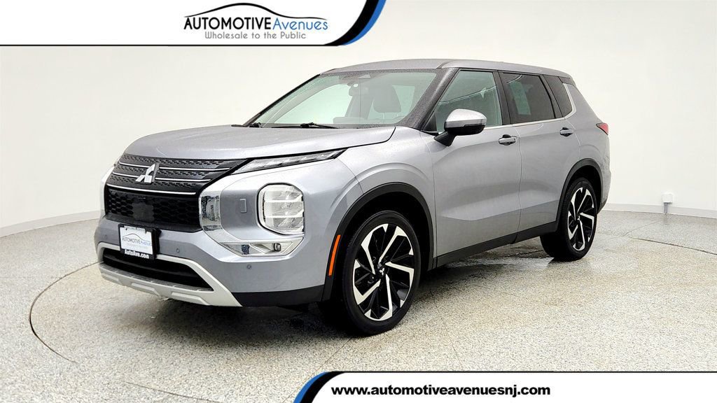 Used 2023 Mitsubishi Outlander SE