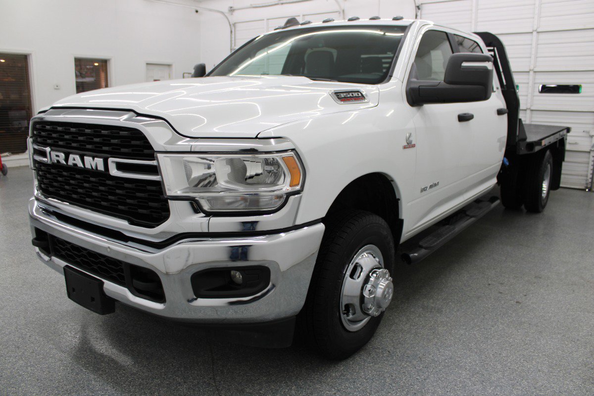 Used 2024 RAM 3500 SLT w/ Quick Order Package 2YG SLT AWD/4WD image 3