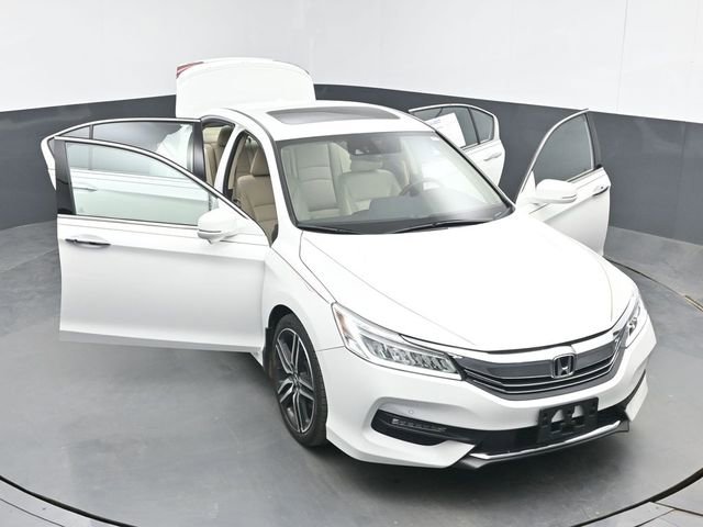 Used 2017 Honda Accord Touring image 47
