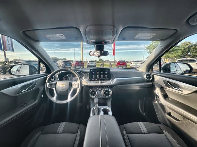 Used 2025 Chevrolet Blazer LT AWD/4WD image 19