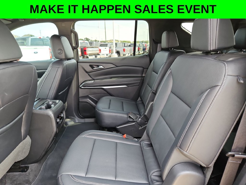 Used 2025 Chevrolet Traverse LT w/ Driver Confidence Package FWD image 15