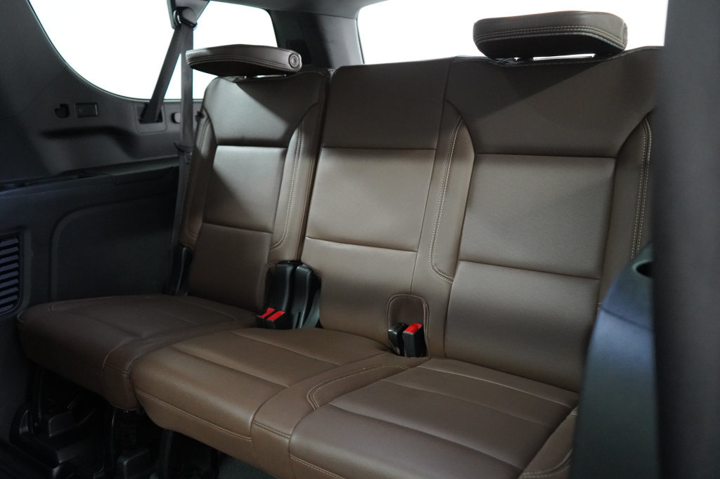 Used 2024 Chevrolet Suburban High Country AWD/4WD image 31