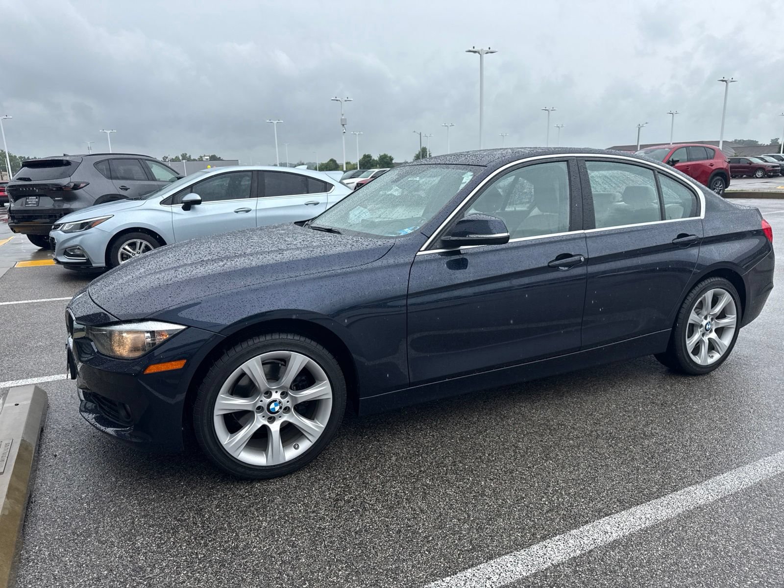 Used 2015 BMW 320i xDrive Sedan AWD/4WD image 2