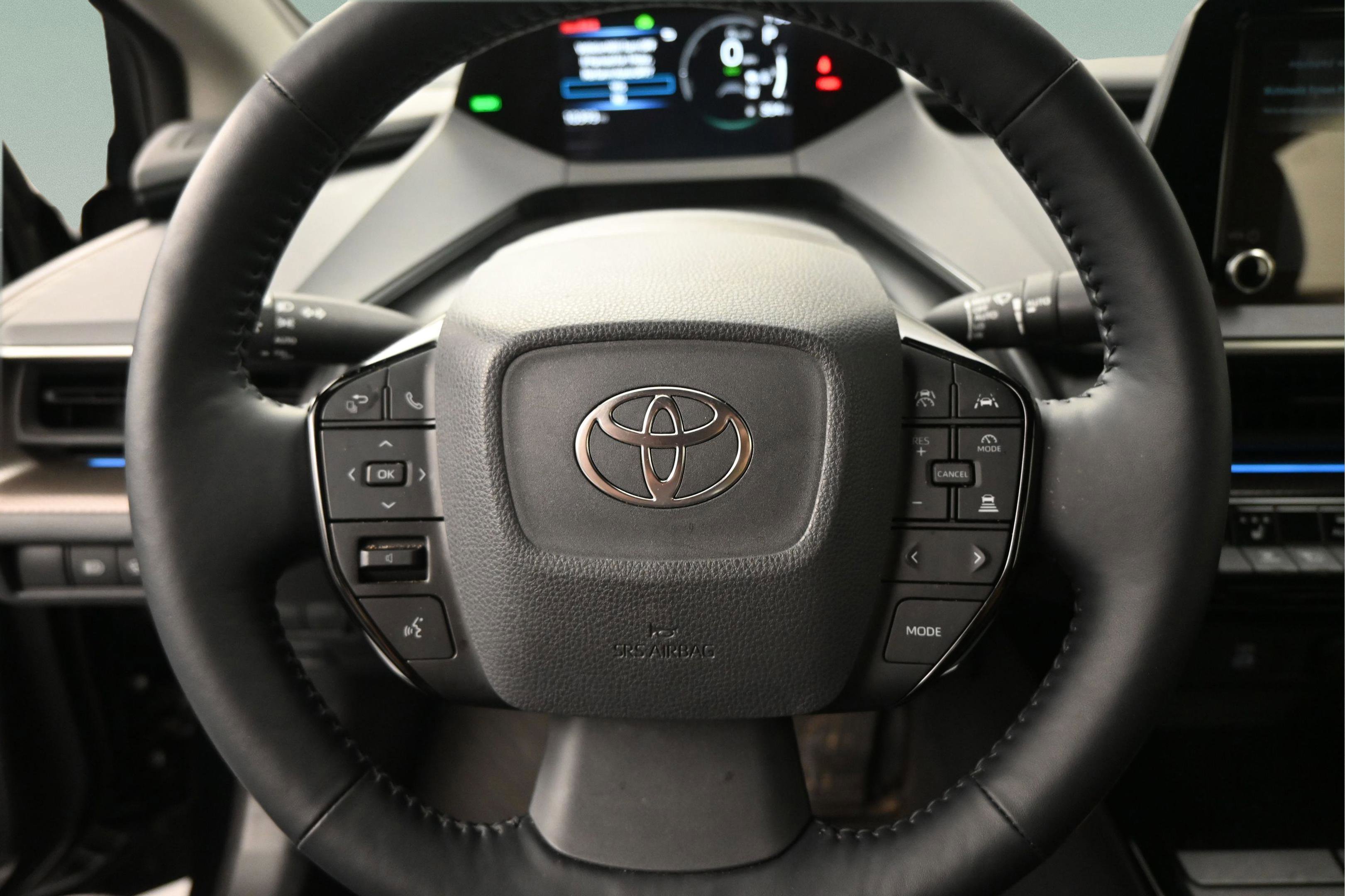 Used 2025 Toyota Prius XLE FWD image 26