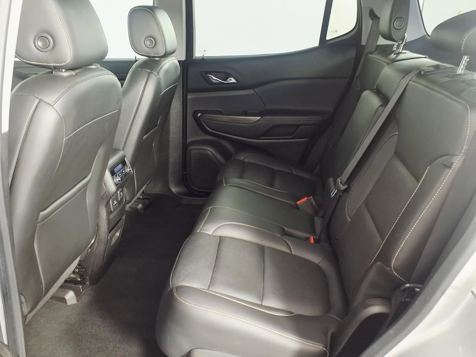 Used 2019 GMC Acadia SLT w/ LPO, Floor Liner Package image 9