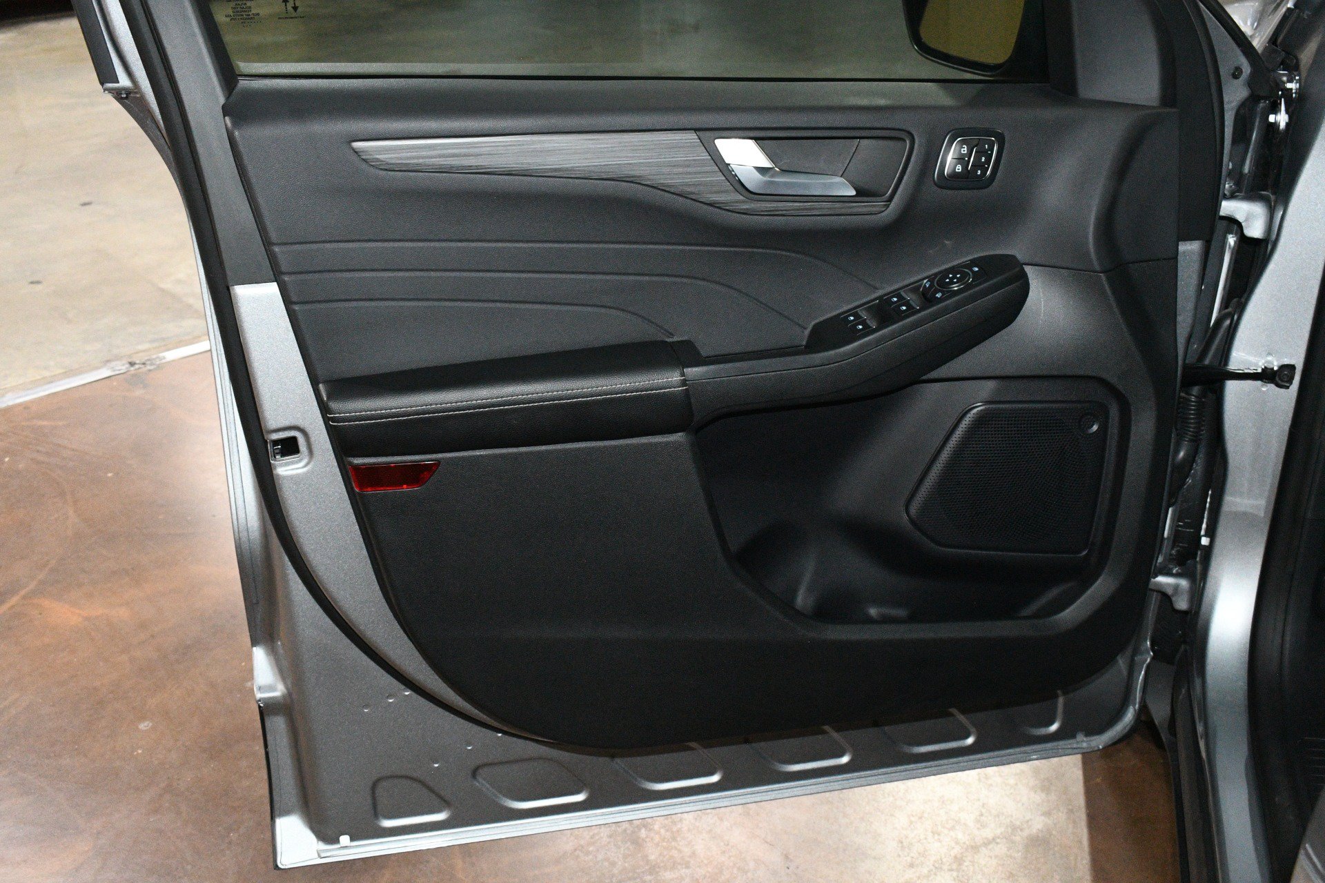 Used 2024 Ford Escape Platinum AWD/4WD image 43