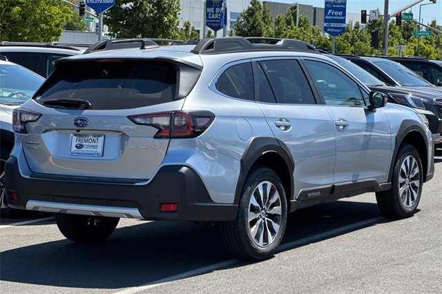 New 2025 Subaru Outback Limited image 4