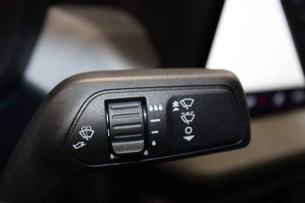 New 2025 Ford Maverick XLT w/ XLT Luxury Package image 41