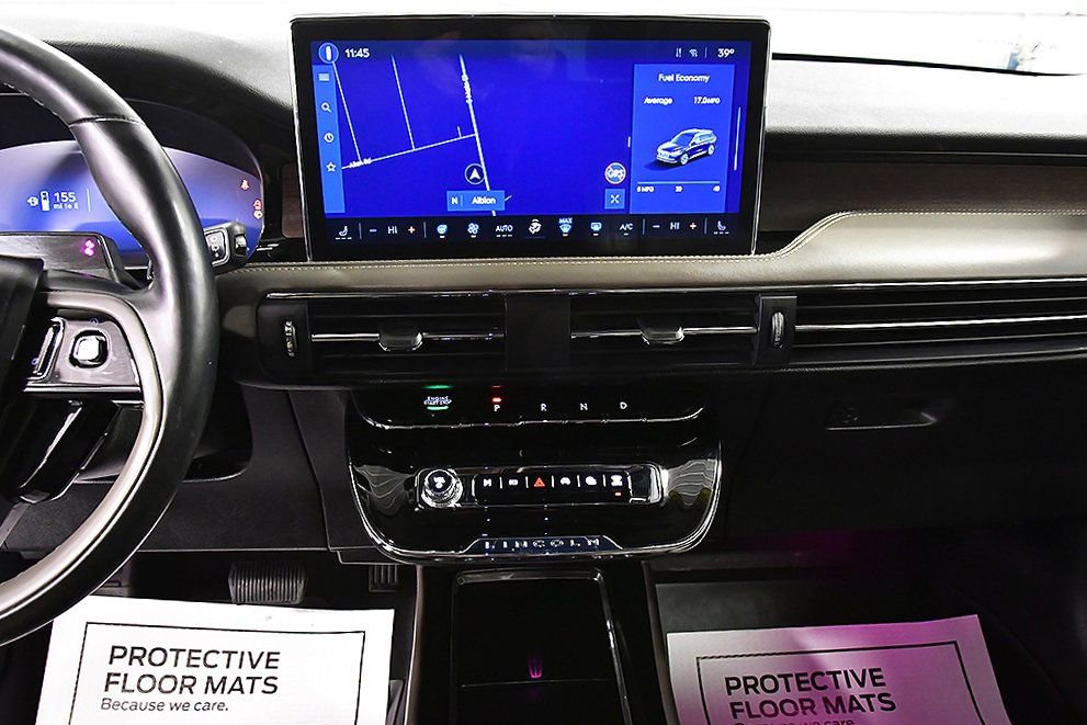 Used 2023 Lincoln Corsair Reserve w/ Equipment Group 202A image 24