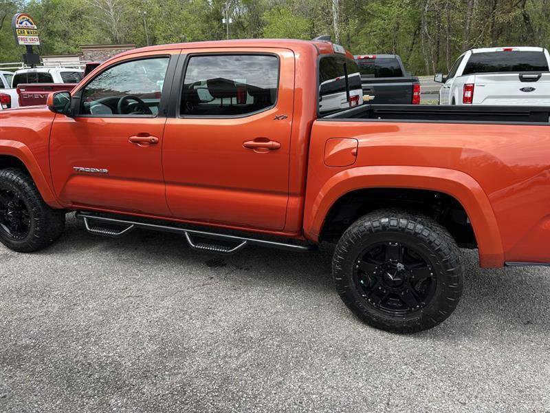 Used 2018 Toyota Tacoma SR5 image 8
