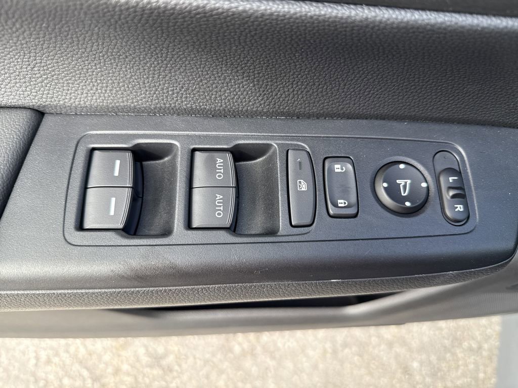 Used 2025 Honda CR-V Sport image 11