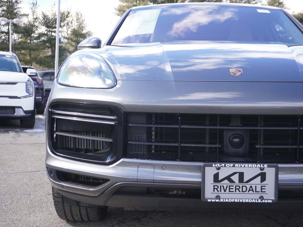 Used 2020 Porsche Cayenne Turbo image 15