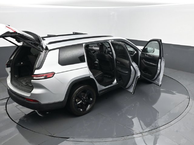 Used 2023 Jeep Grand Cherokee L Laredo AWD/4WD image 27