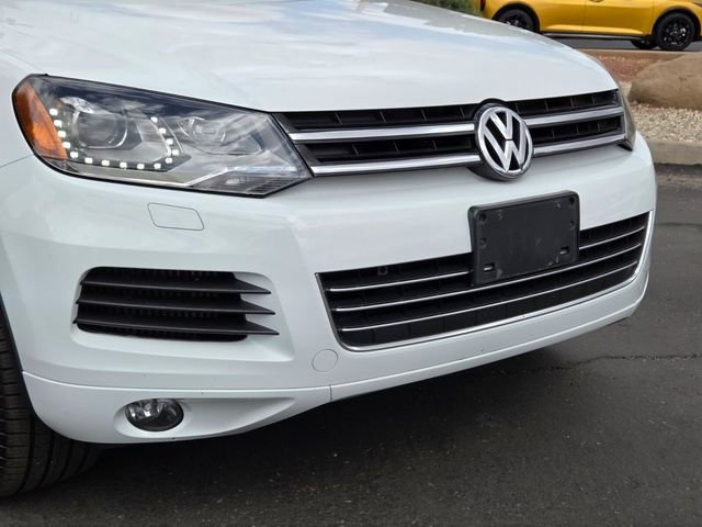 Used 2013 Volkswagen Touareg TDI image 9