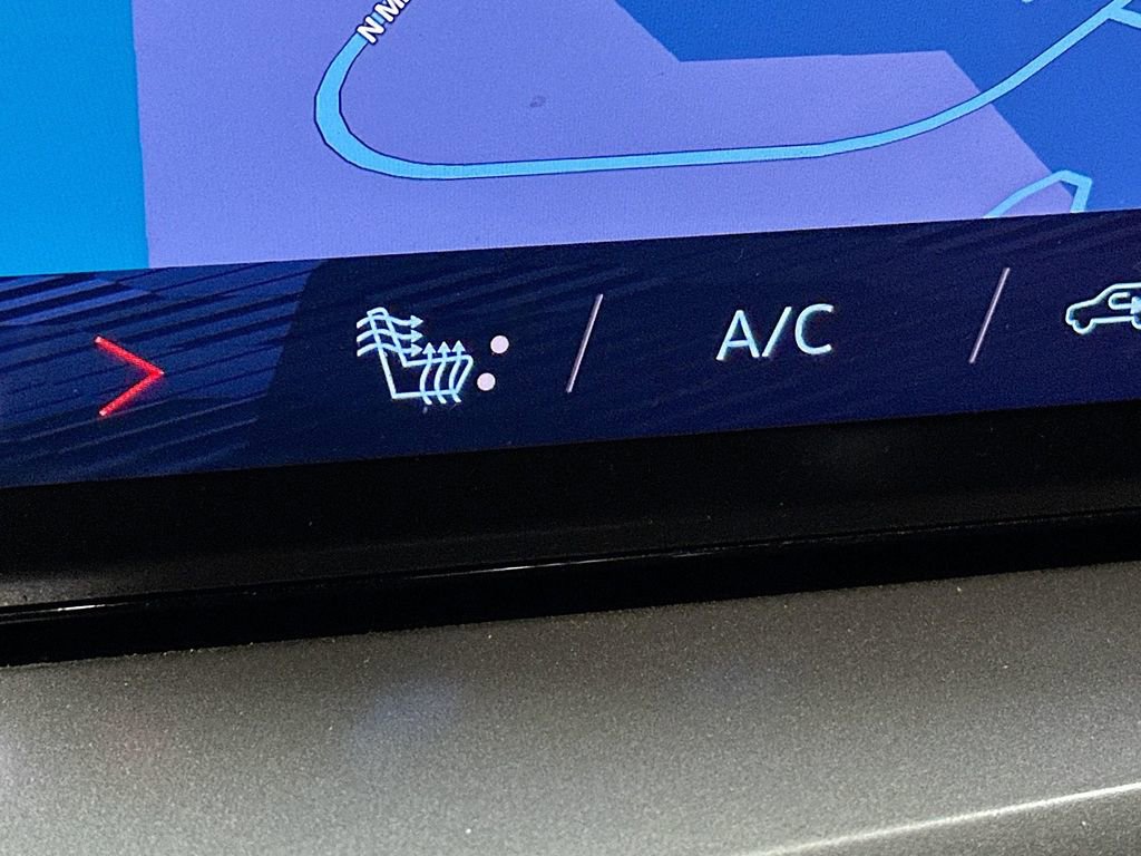 New 2025 Chevrolet Traverse LT w/ Enhanced Driving Package image 22