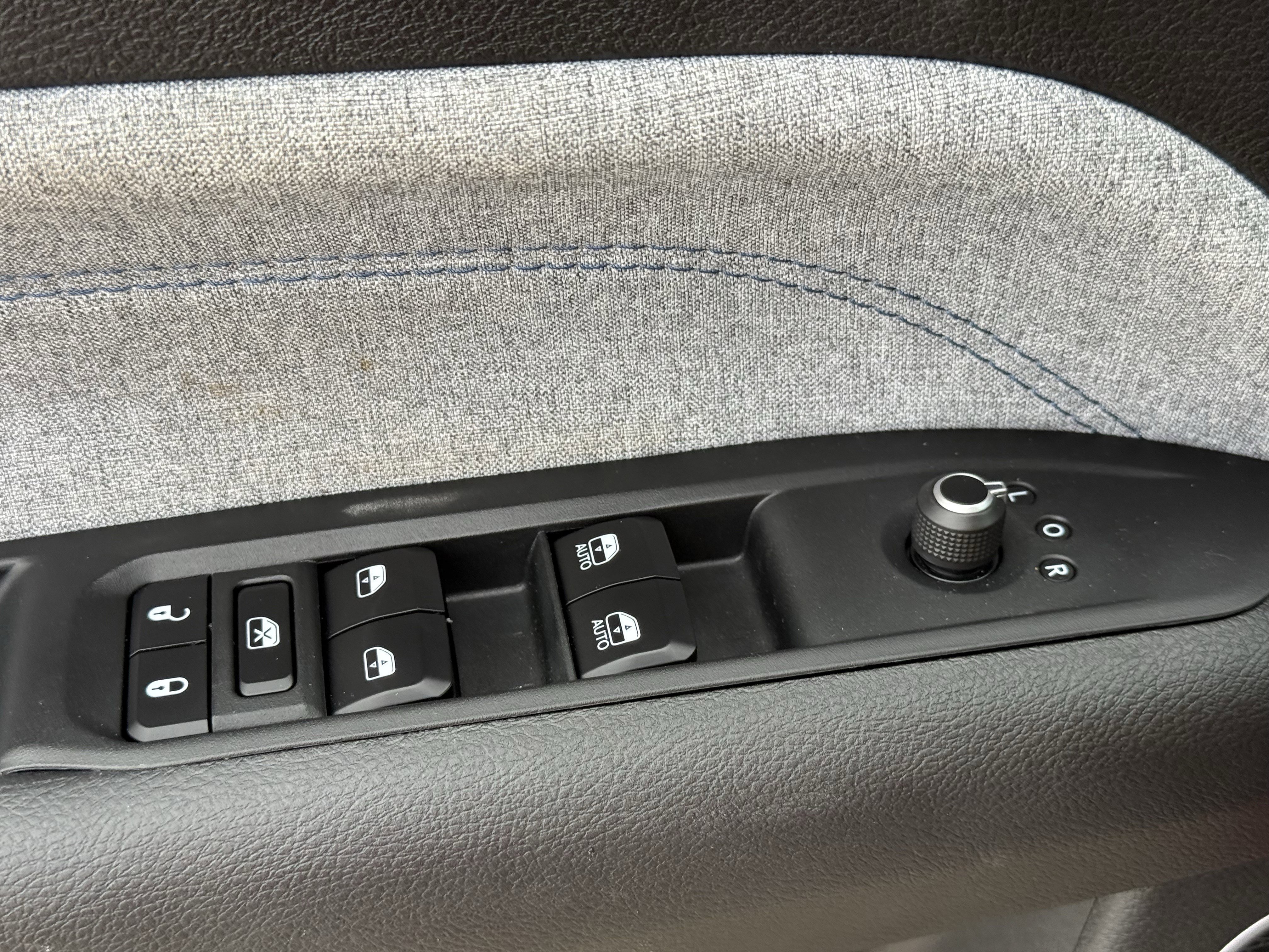 Used 2023 Jeep Compass Latitude w/ Convenience Group image 26