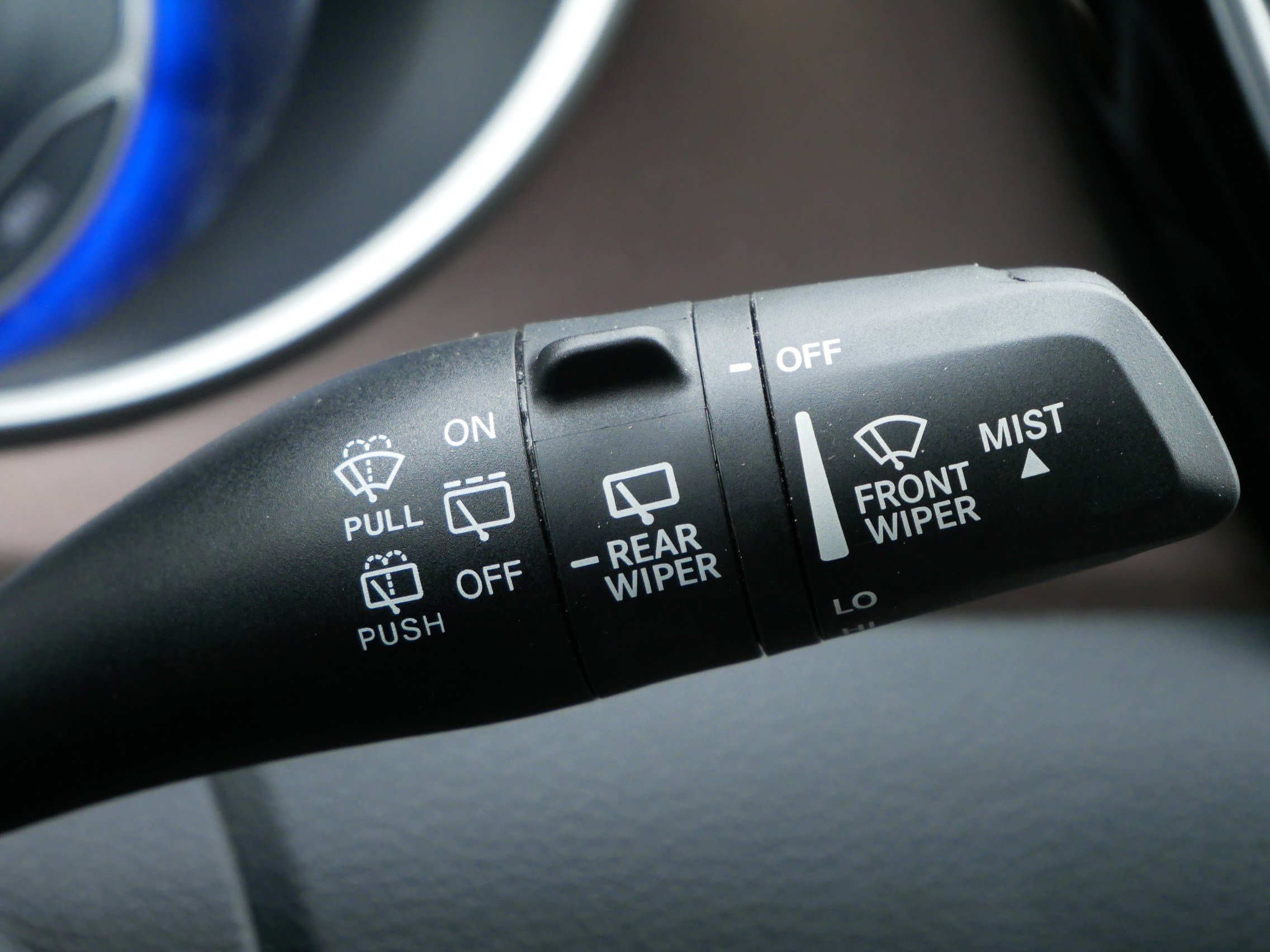 Used 2023 Chrysler Voyager LX image 33