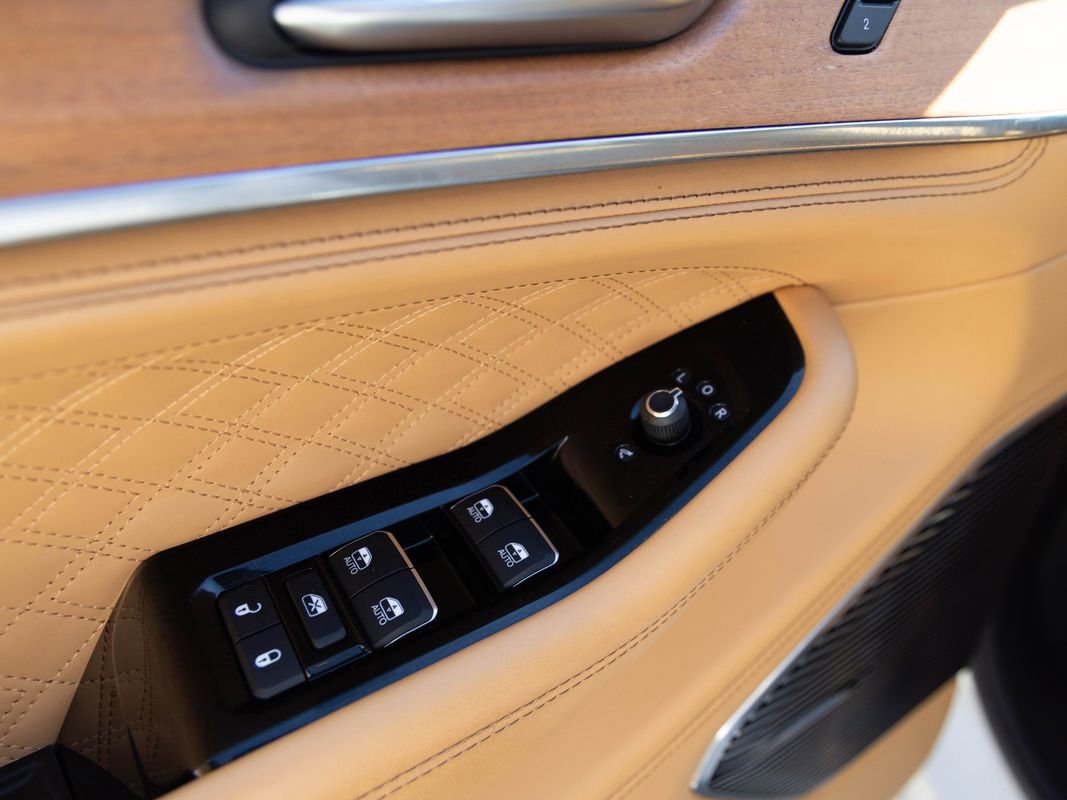 Used 2022 Jeep Grand Cherokee Summit image 12