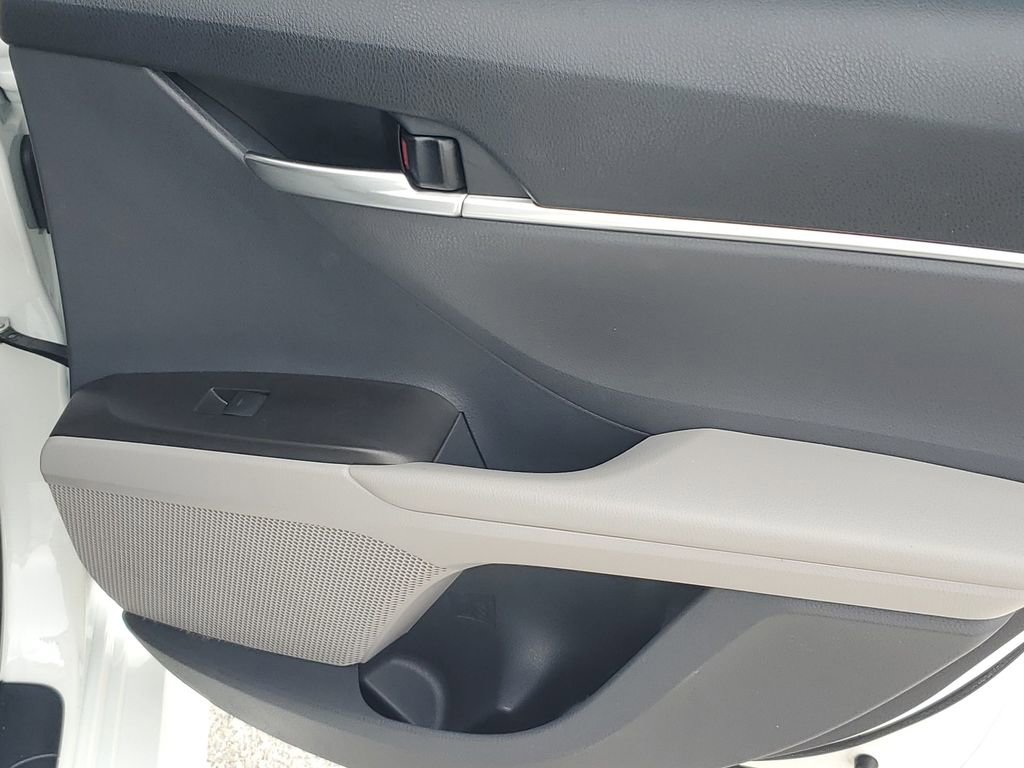 Used 2023 Toyota Camry SE image 43