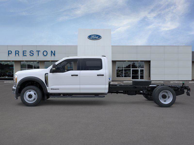 New 2026 Ford F550 4x4 Crew Cab image 3